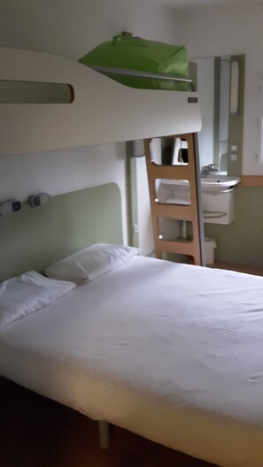 Triple Room, Multiple Beds