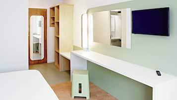 Classic Room | Desk, laptop workspace, blackout curtains, soundproofing
