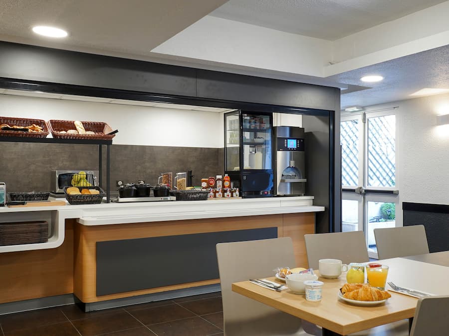 Daily buffet breakfast for a fee