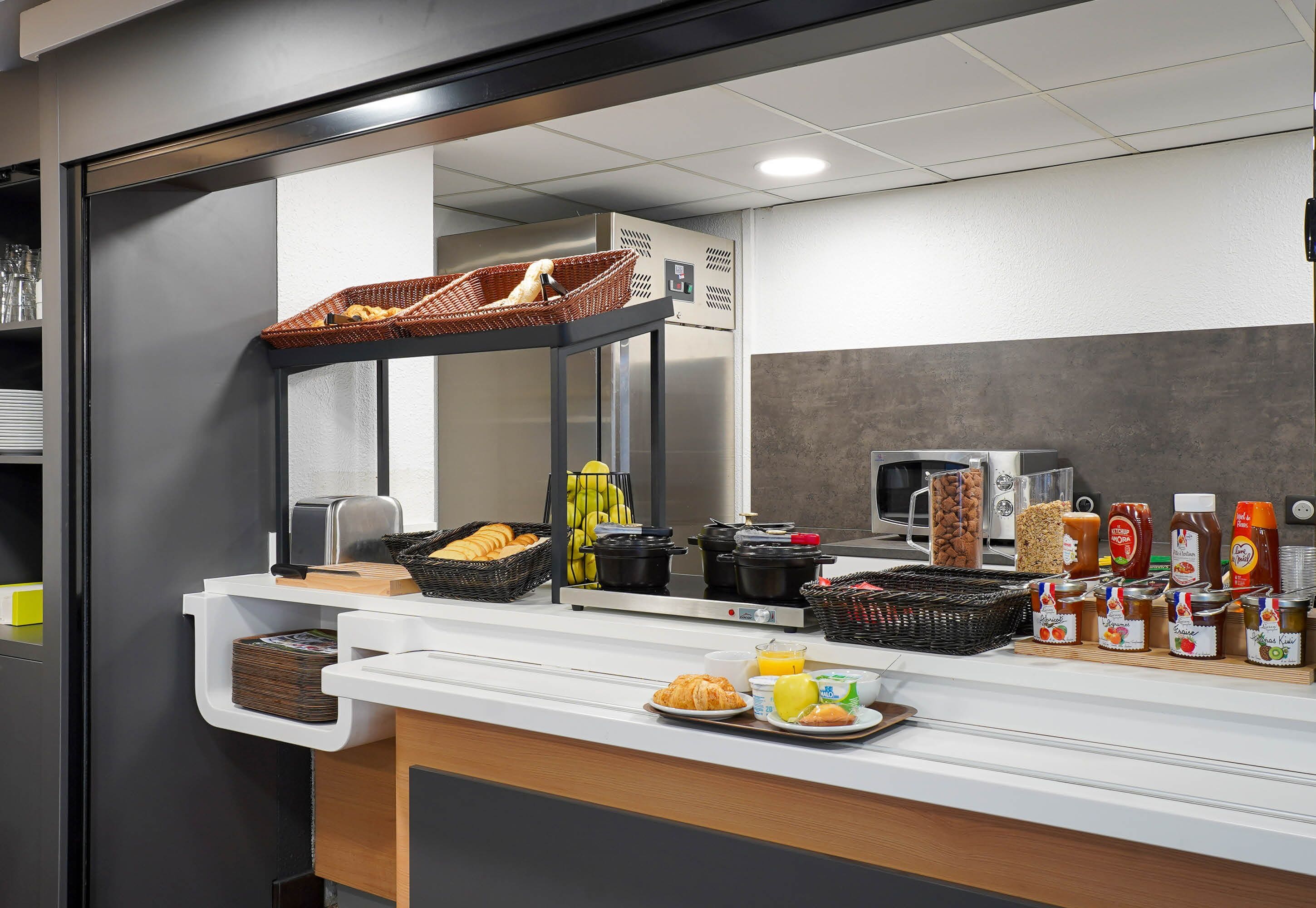 Daily buffet breakfast for a fee