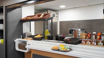 Desayuno buffet todos los días (con cargo)