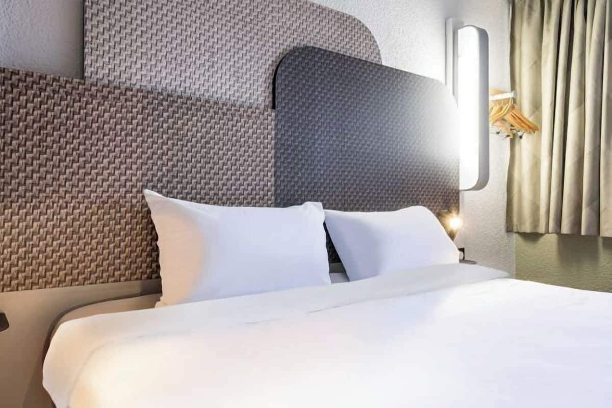 Biancheria da letto di alta qualità, una scrivania, Wi-Fi gratuito