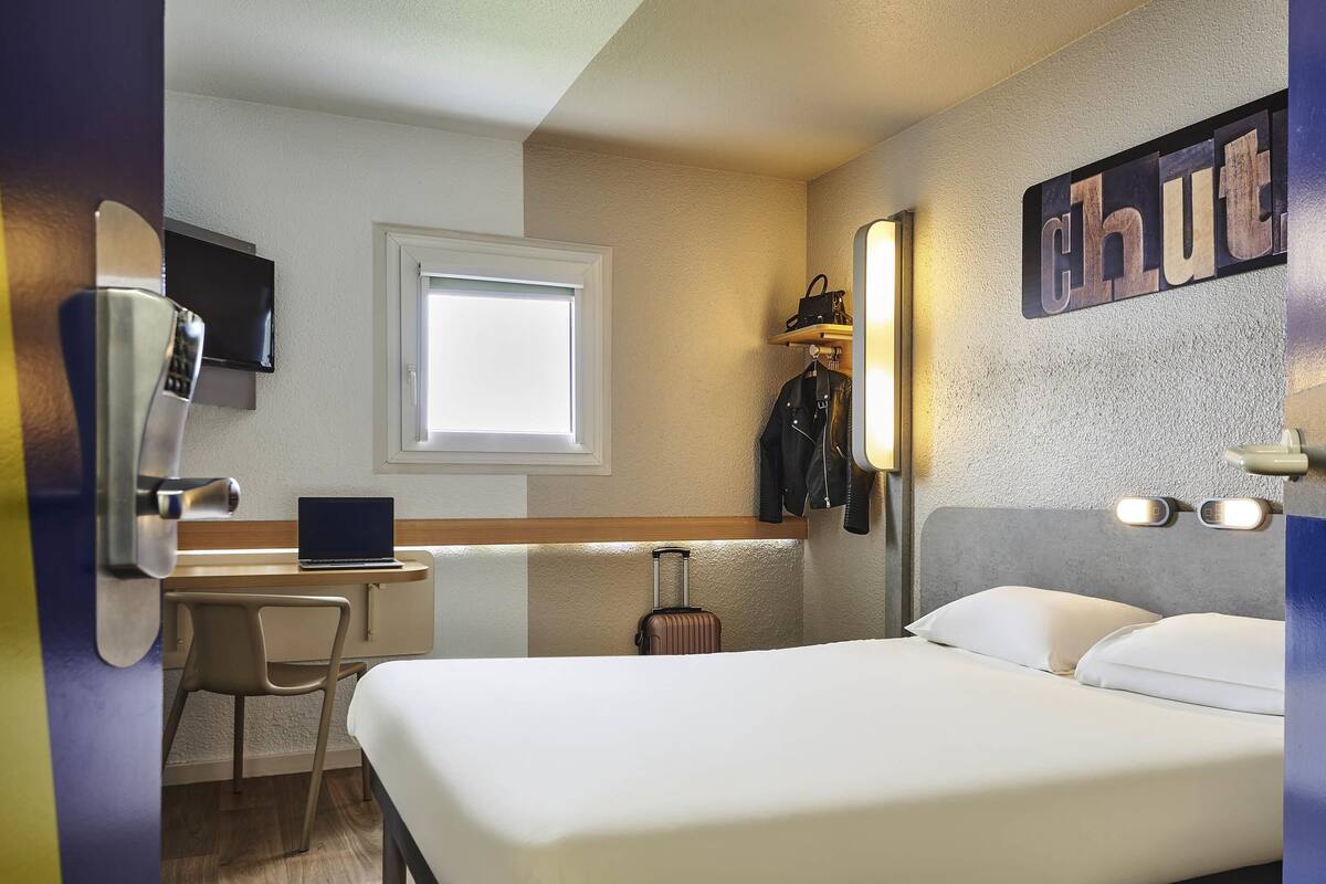 Double Room, 1 Katil Kelamin (Double) | Meja, Wi-fi percuma, cadar katil