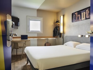 Chambre double, 1 lit double | Bureau, accès au Wi-Fi (inclus), literie fournie