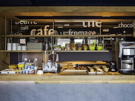 Café da manhã com buffet todos os dias mediante uma taxa