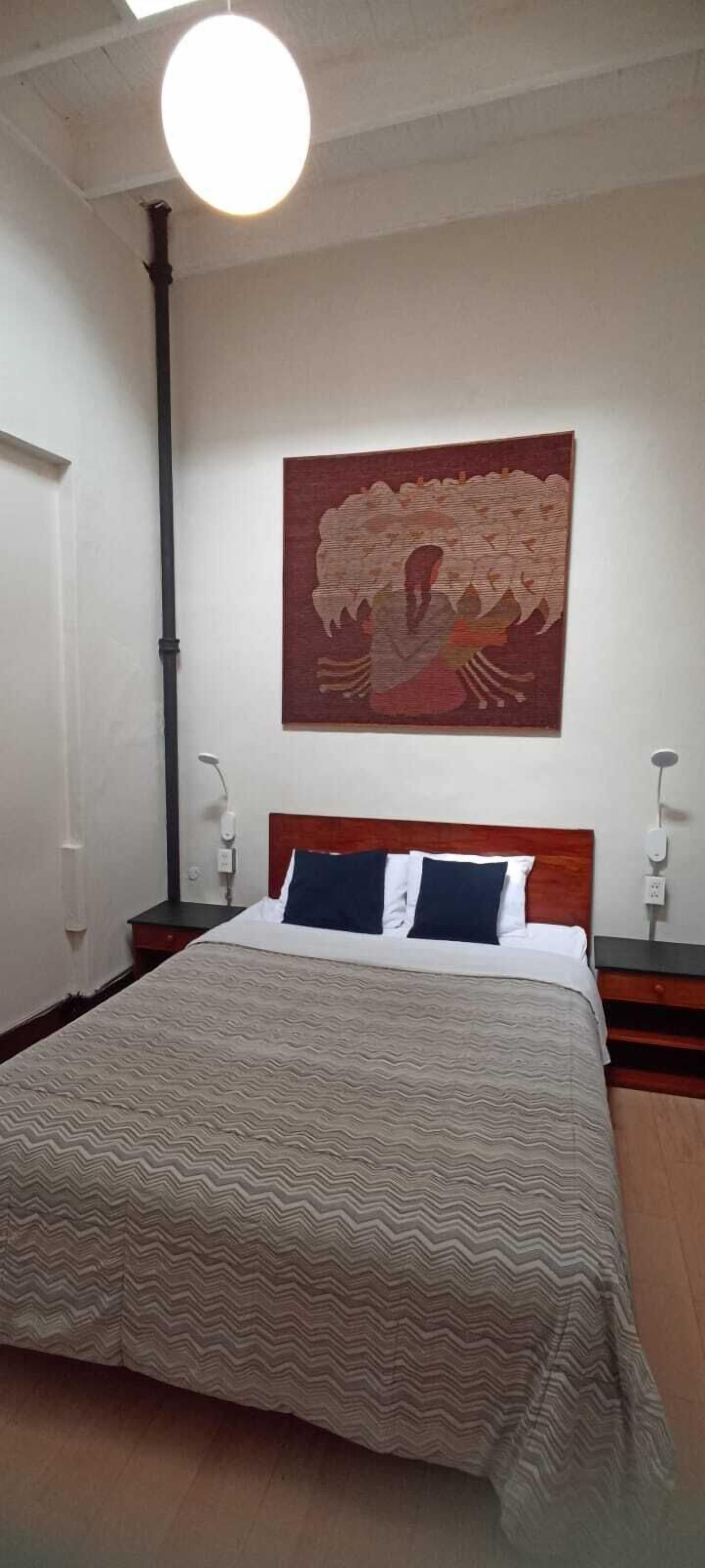 Chambre Double, salle de bains commune | Coffres-forts dans les chambres, chambres insonorisées, Wi-Fi gratuit