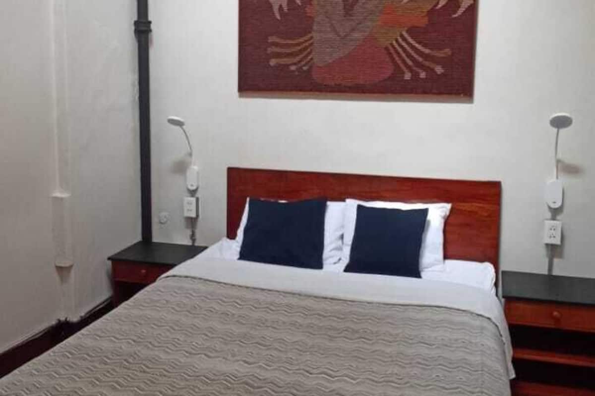 Caja de seguridad en la habitación y sistema de insonorización