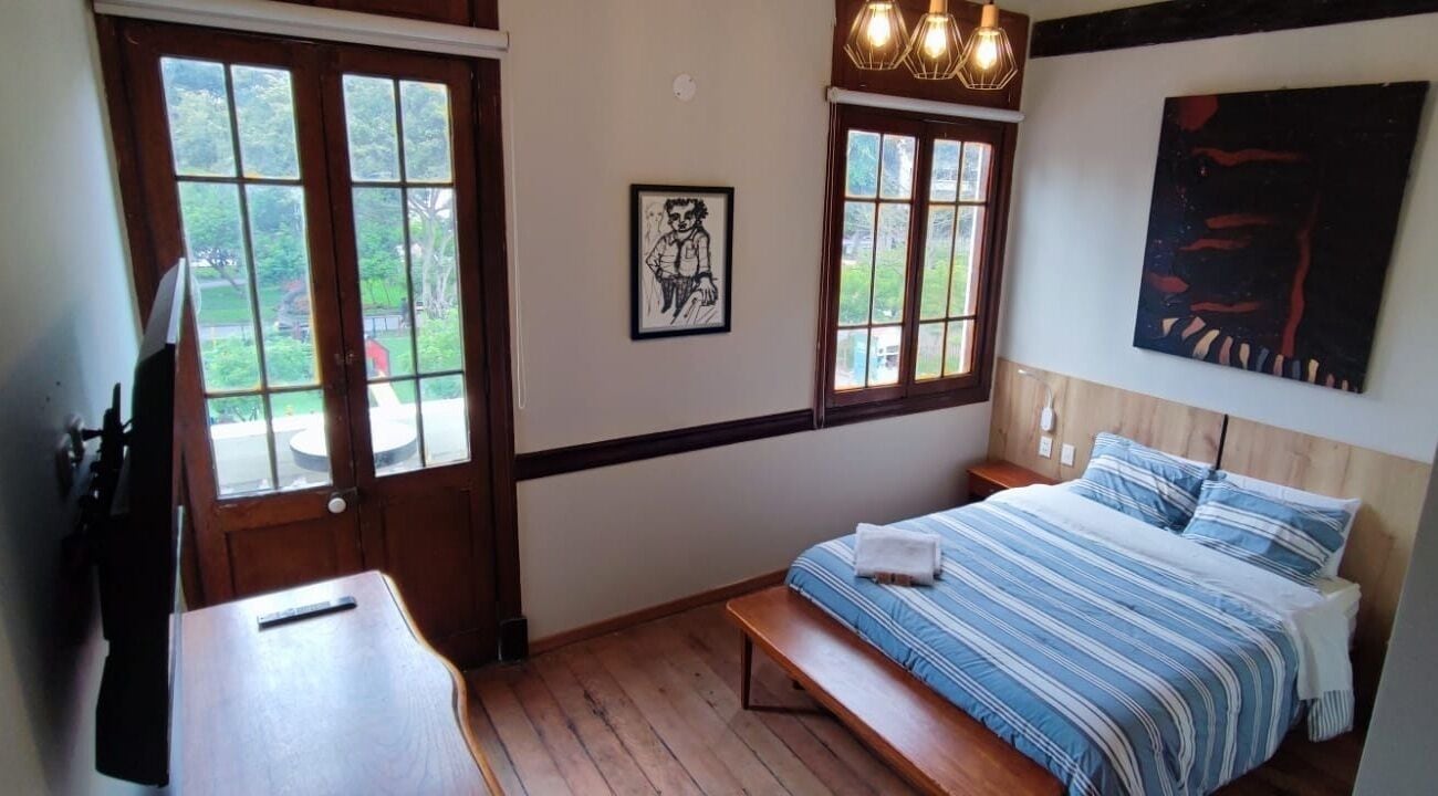 Chambre Double Premium, 1 grand lit, salle de bains attenante, vue parc | Coffres-forts dans les chambres, chambres insonorisées, Wi-Fi gratuit