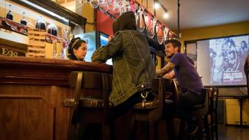 Bar (en el alojamiento)