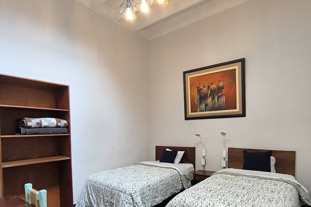 Caja de seguridad en la habitación y sistema de insonorización