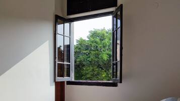 Habitación Premium con 2 camas individuales, baño privado, vistas al parque | Caja fuerte, sistema de insonorización, wifi gratis y ropa de cama