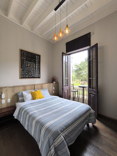 Flying Dog Hostel B&B