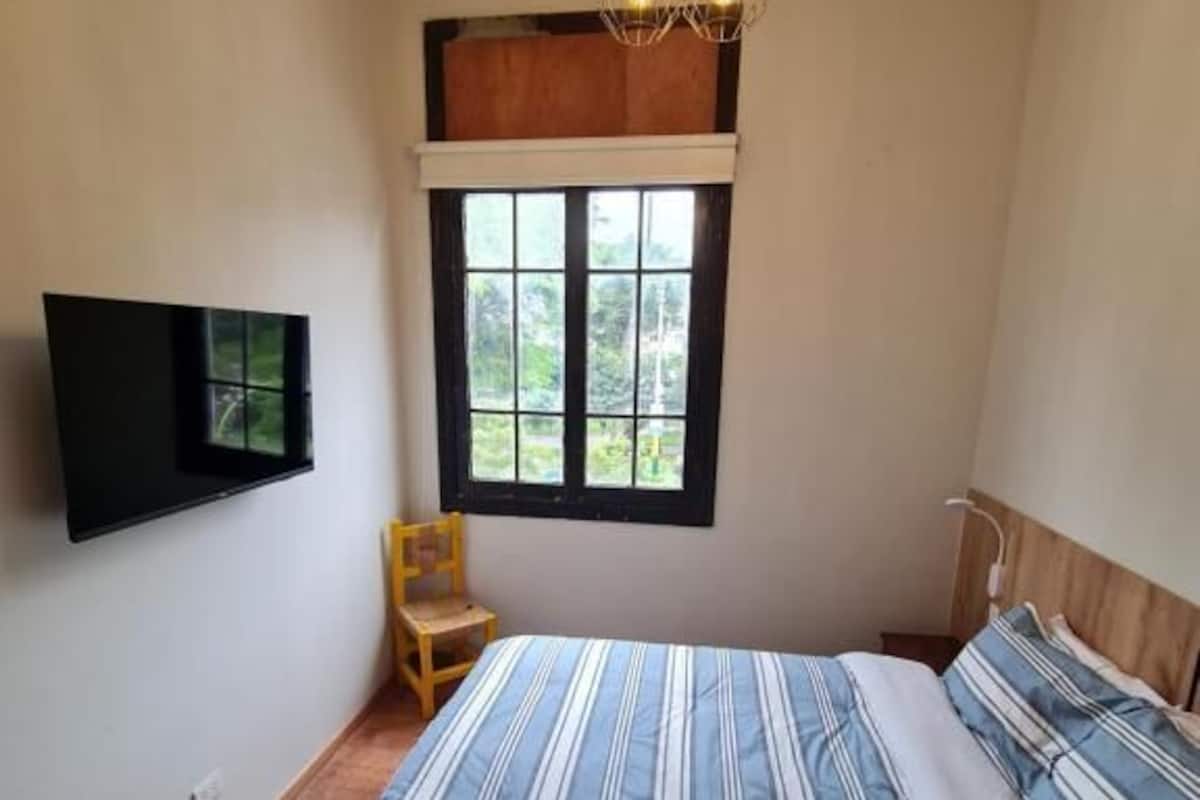 Standard Double Room, 1 Queen Bed, Private Bathroom | In-room safe, soundproofing, free WiFi, bed sheets