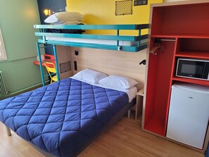 Individually furnished, laptop workspace, soundproofing, free WiFi - Premiere Classe Lyon Nord - Dardilly (Dardilly)