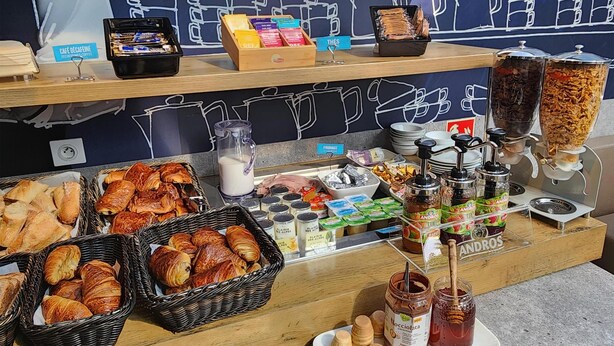 Frokostbuffé hver dag (mot et tillegg)