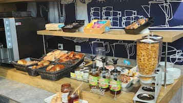 Daily buffet breakfast (EUR 8.50 per person)