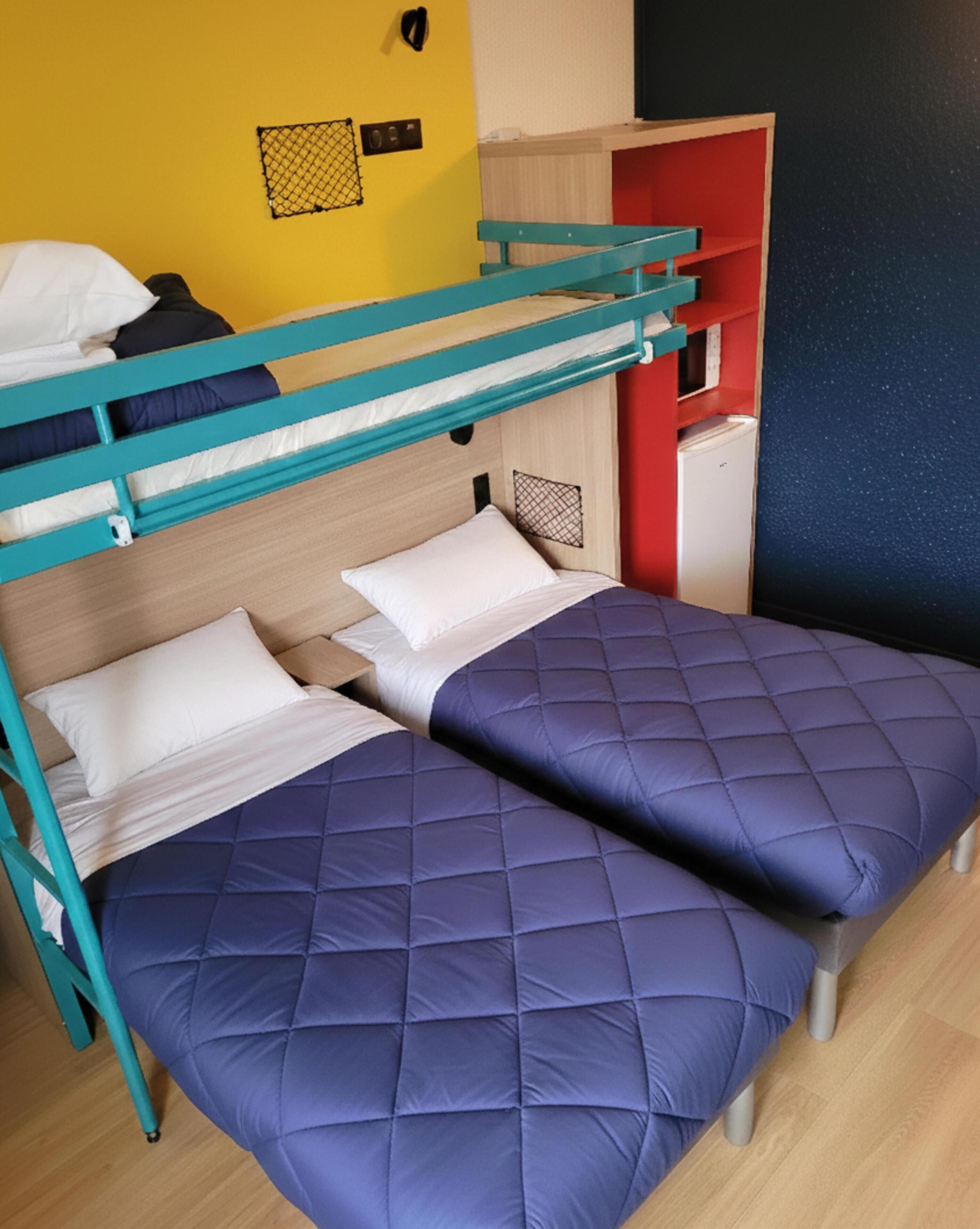 Individually furnished, laptop workspace, soundproofing, free WiFi