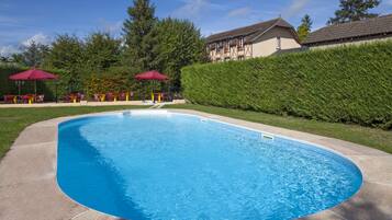 Piscine extérieure (ouverte en saison)