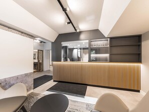 Lobby - B&B HOTEL Düsseldorf-Lintorf (Ratingen)