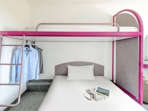 Quarto standard, 1 cama de casal | Escrivaninha, Wi-Fi de cortesia