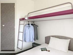 Quarto standard, 1 cama de casal | Escrivaninha, Wi-Fi de cortesia
