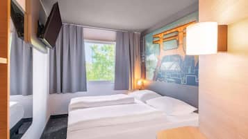 Skrivebord, wi-fi (inkludert) og sengetøy