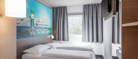 Double Room | Desk, soundproofing, WiFi (free), bed sheets