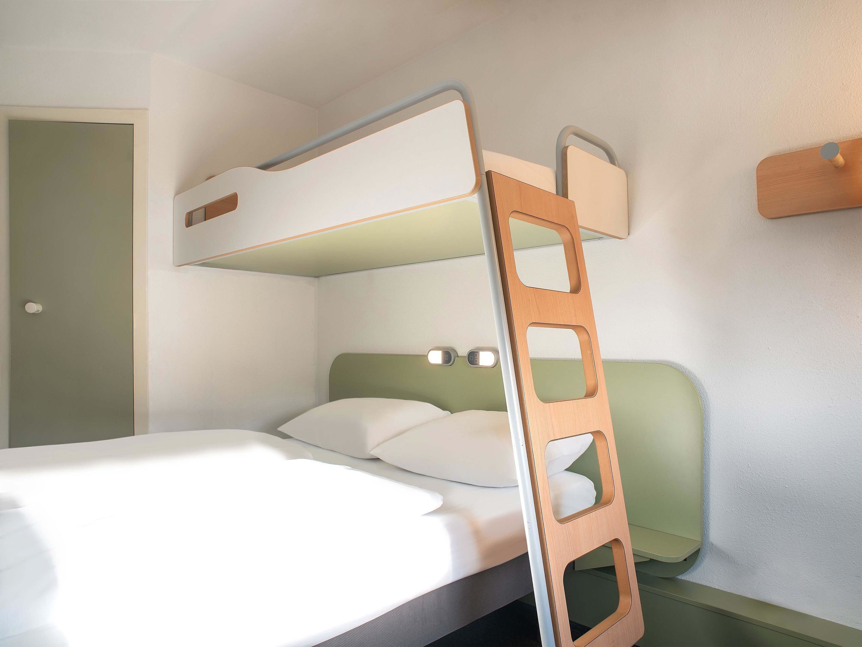 Escritorio, insonorización, wifi gratis y ropa de cama 