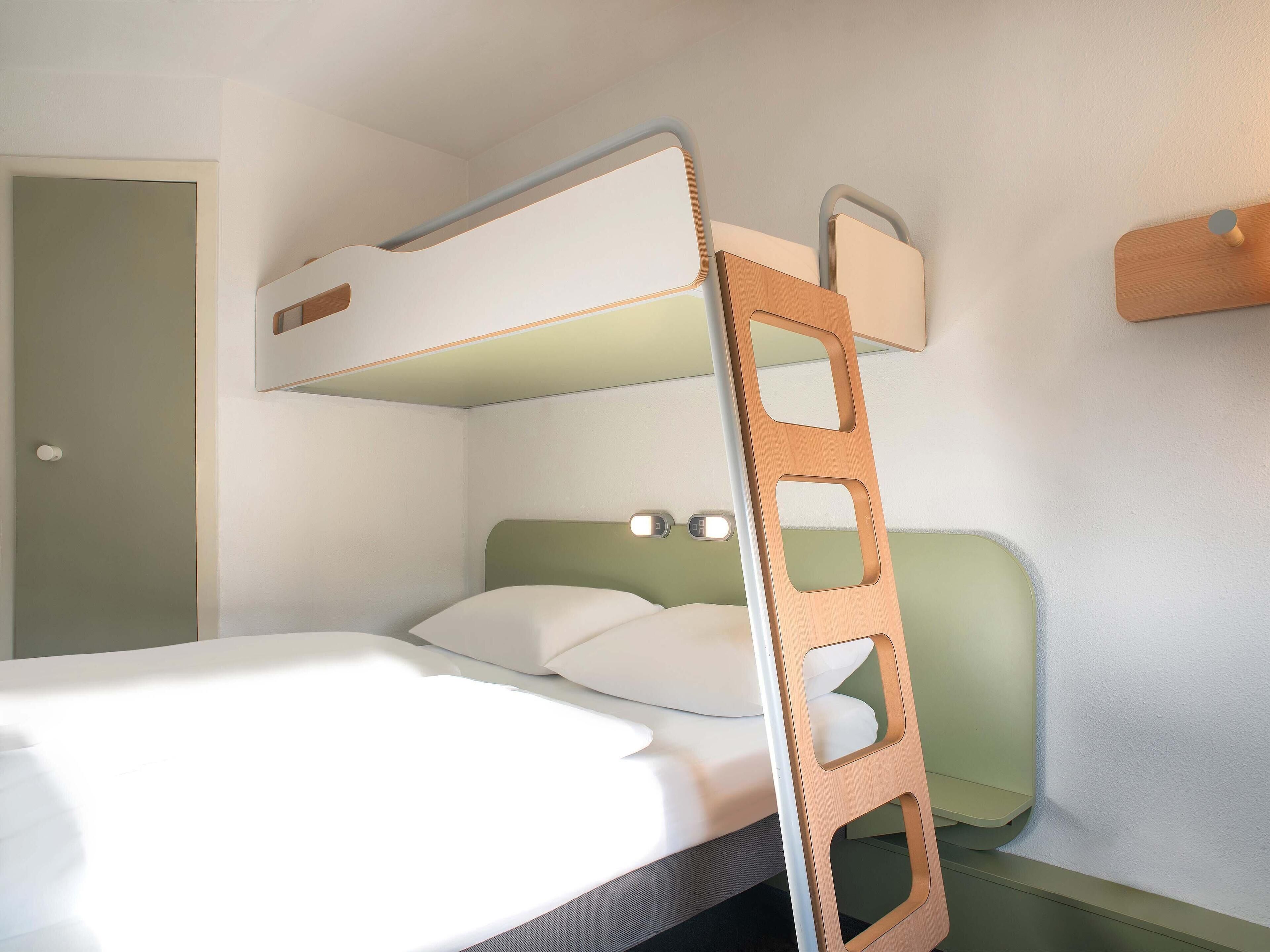 Photo - B&B HOTEL Rostock-Broderstorf