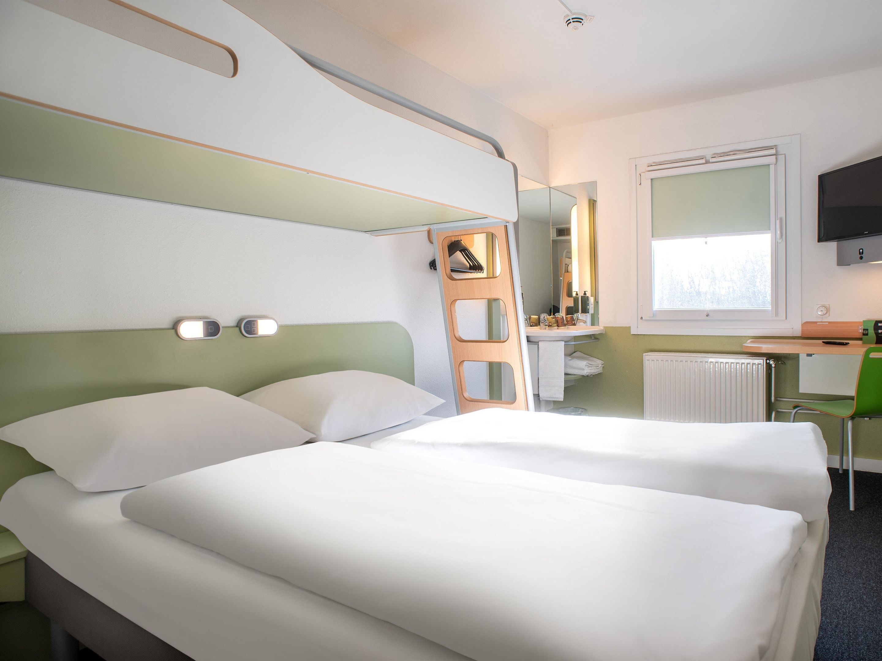 Foto - B&B HOTEL Rostock-Broderstorf