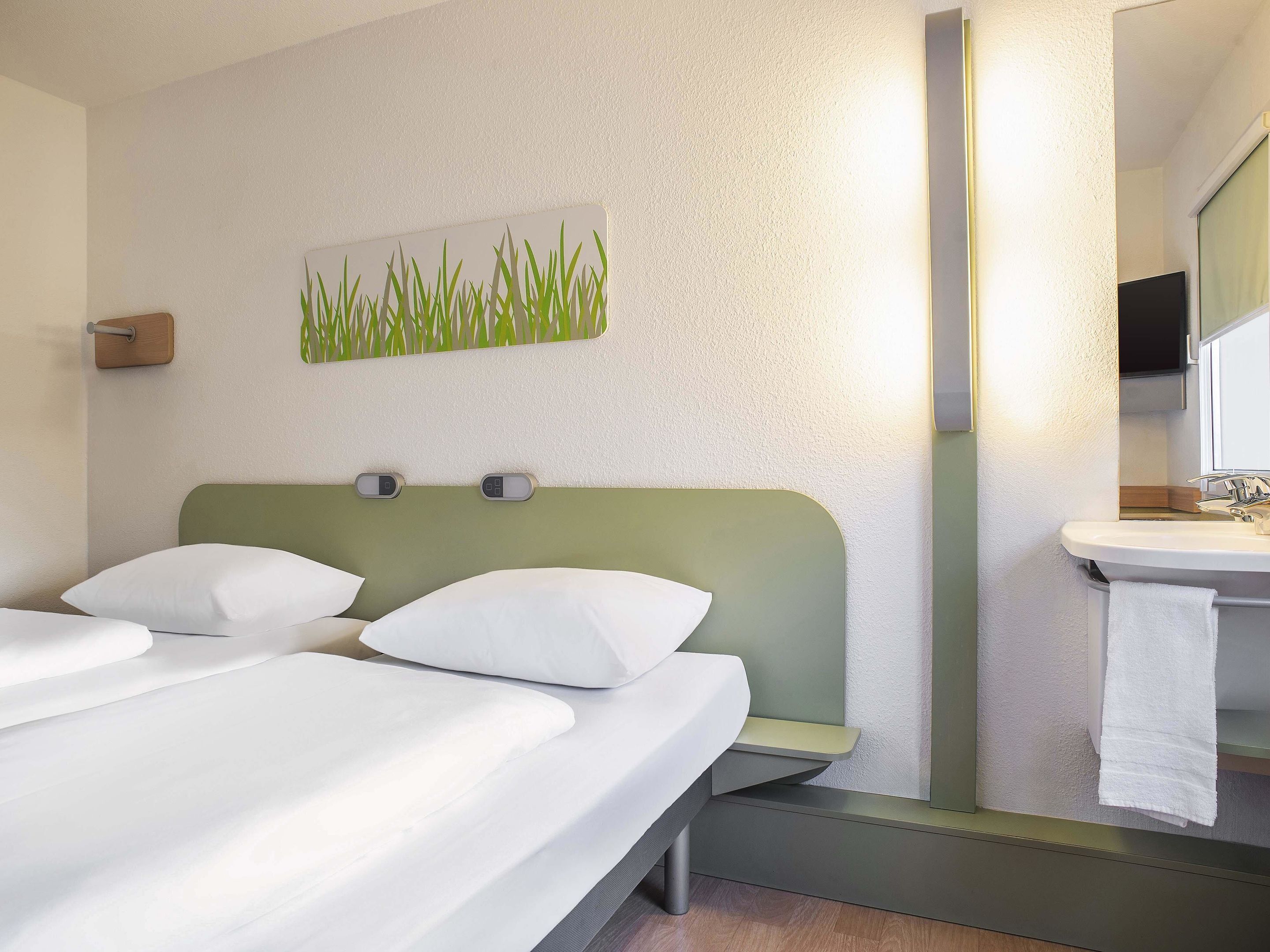 Foto - B&B HOTEL Rostock-Broderstorf