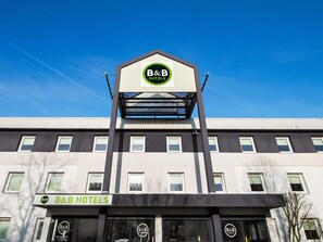 Exterior - B&B HOTEL Rostock-Broderstorf (Broderstorf)