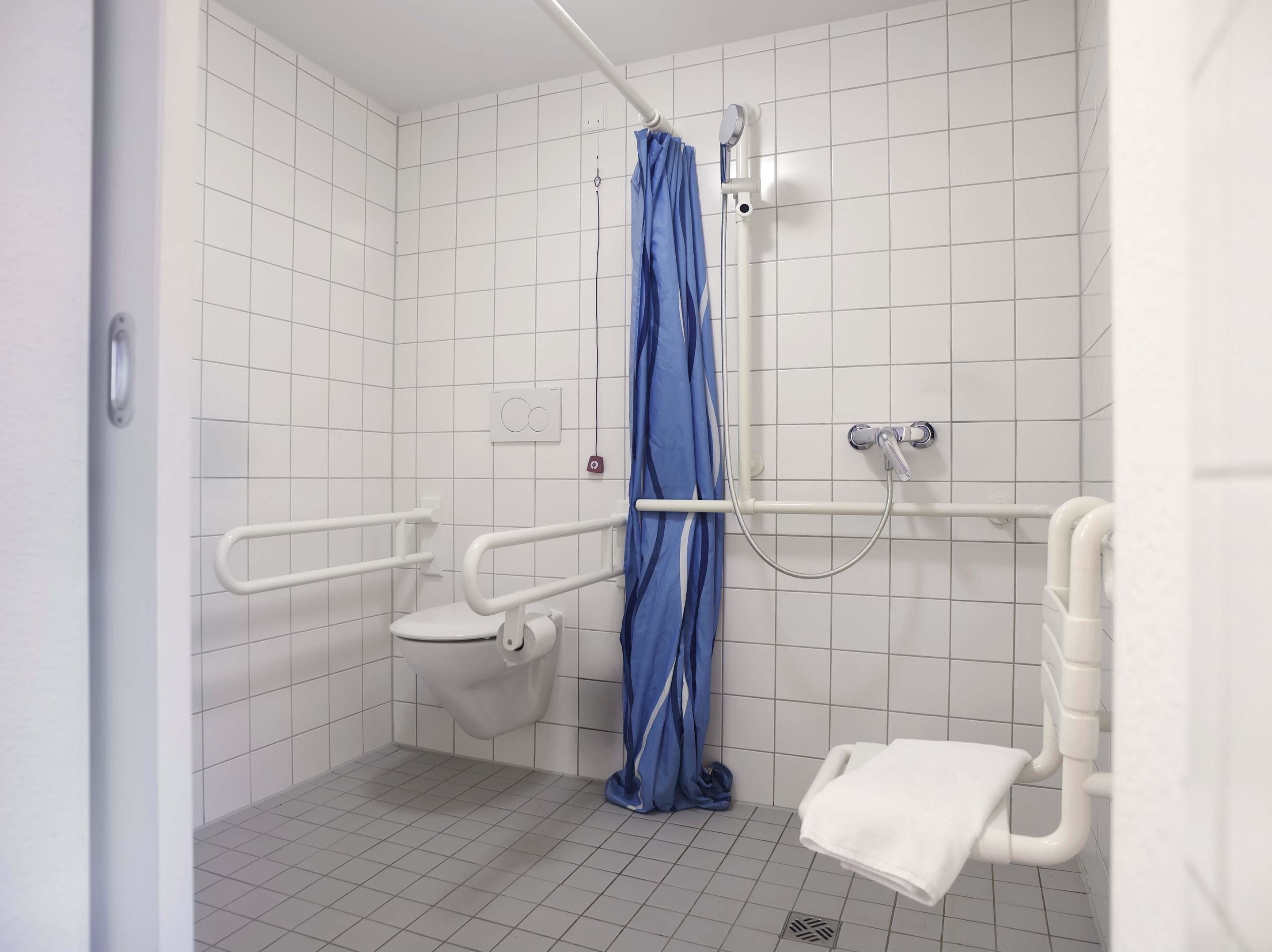 Foto - B&B HOTEL Rostock-Broderstorf