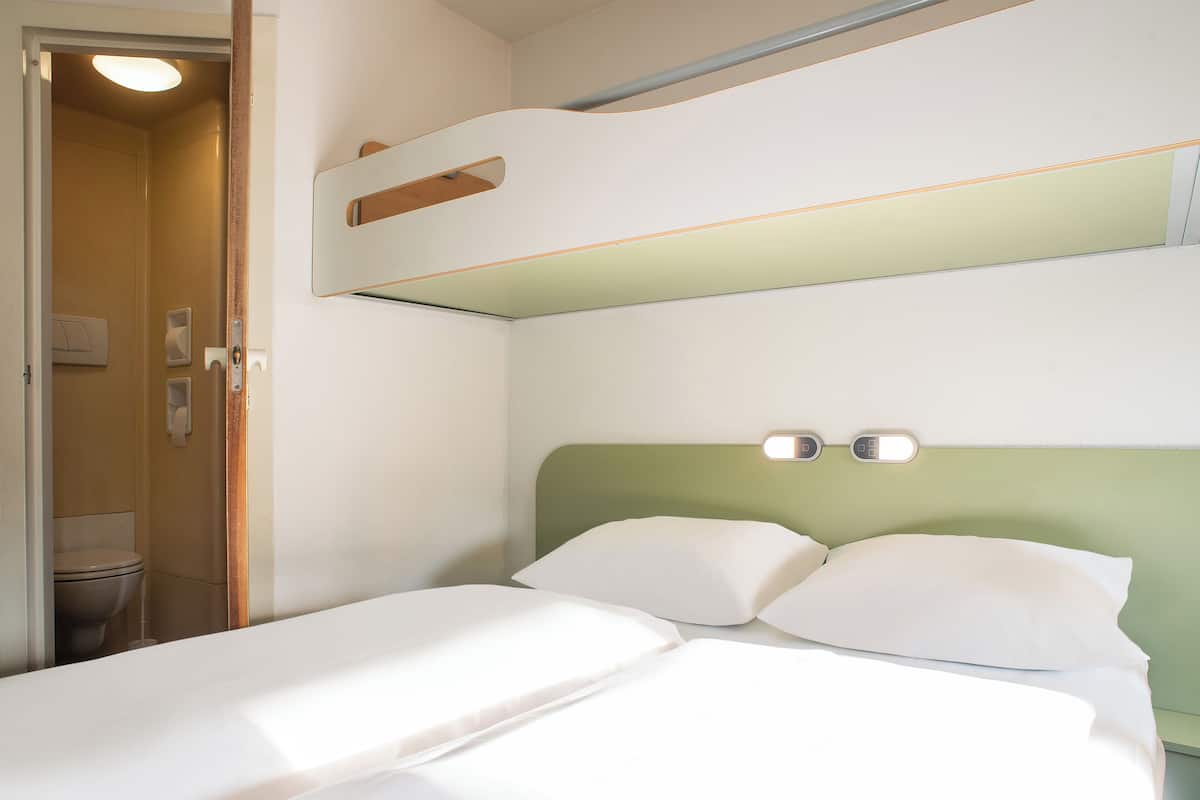Doppelzimmer | Schreibtisch, schallisolierte Zimmer, kostenloses WLAN, Bettwäsche