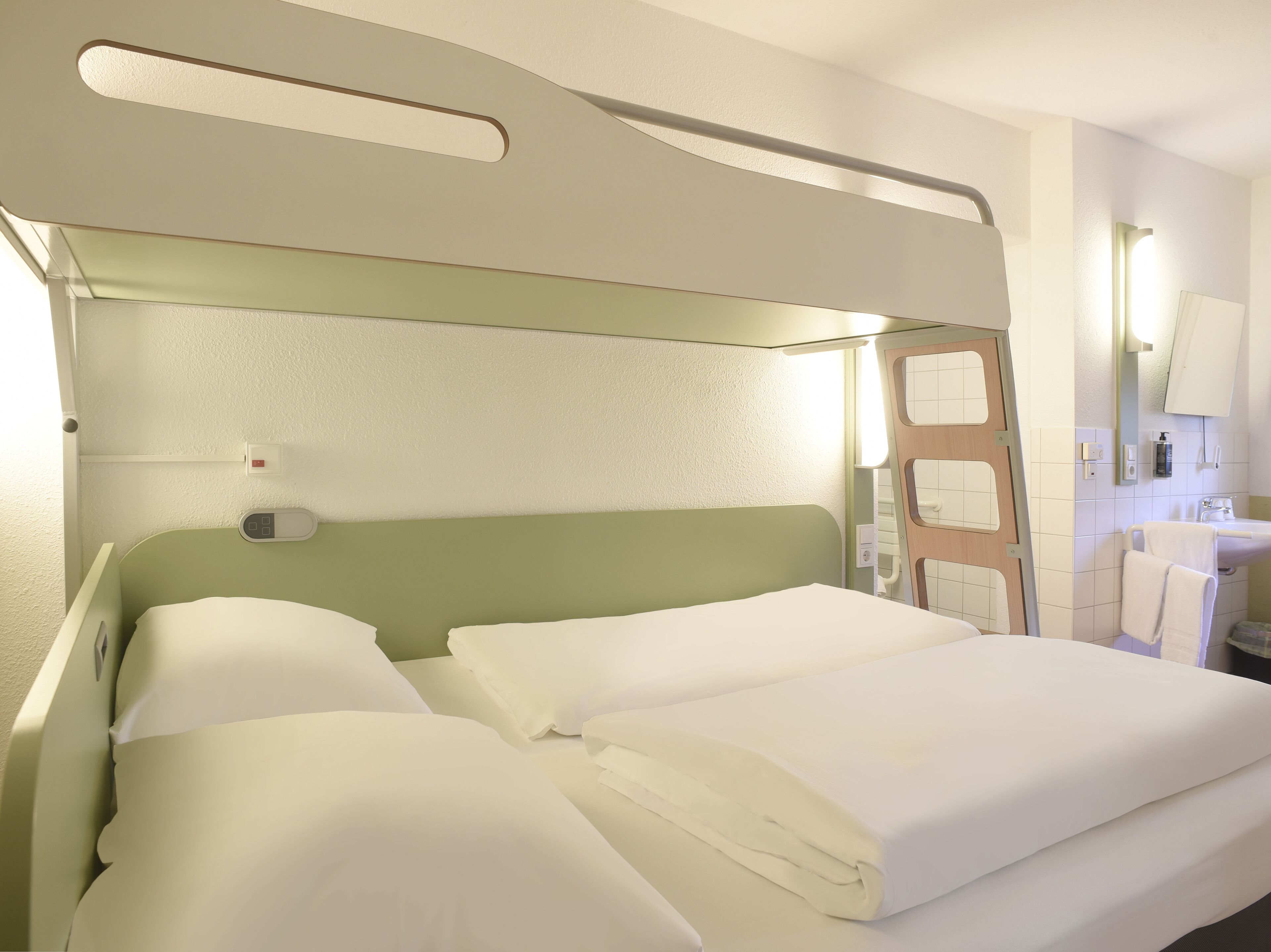 Photo - B&B HOTEL Berlin Genshagen-Nord