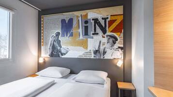 Doppelzimmer | Schreibtisch, Verdunkelungsvorhänge, schallisolierte Zimmer