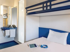 Classic Room, 1 Double Bed | Bathroom