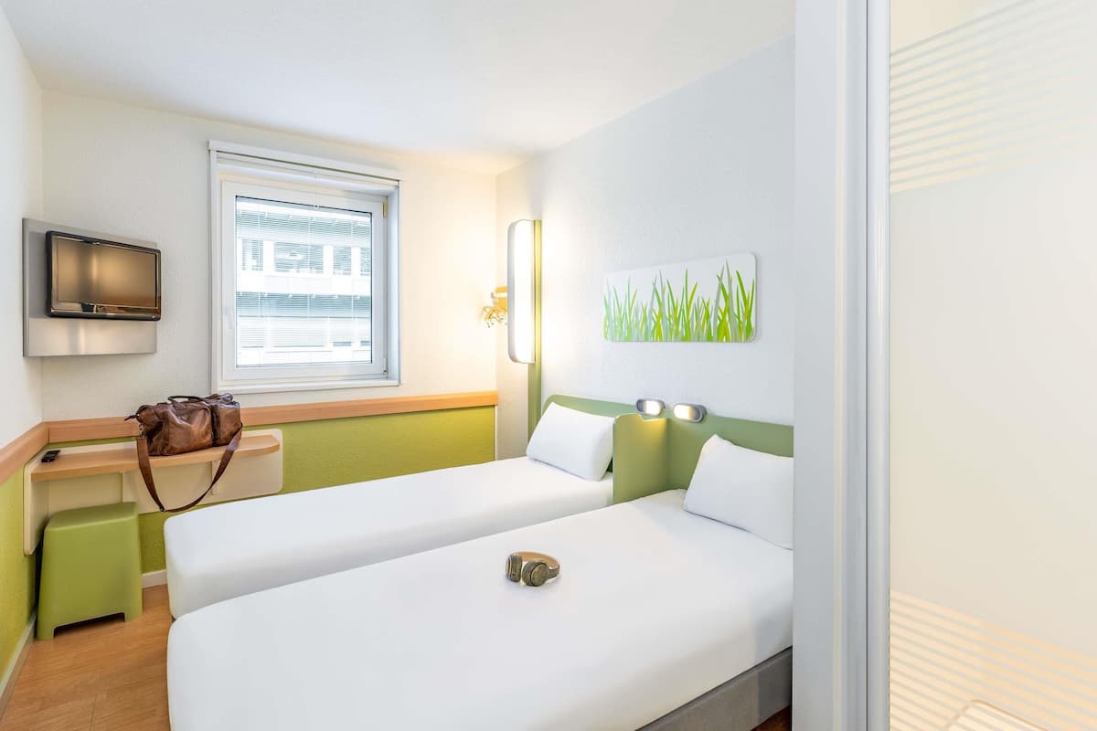 Twin Room, 2 Single Beds