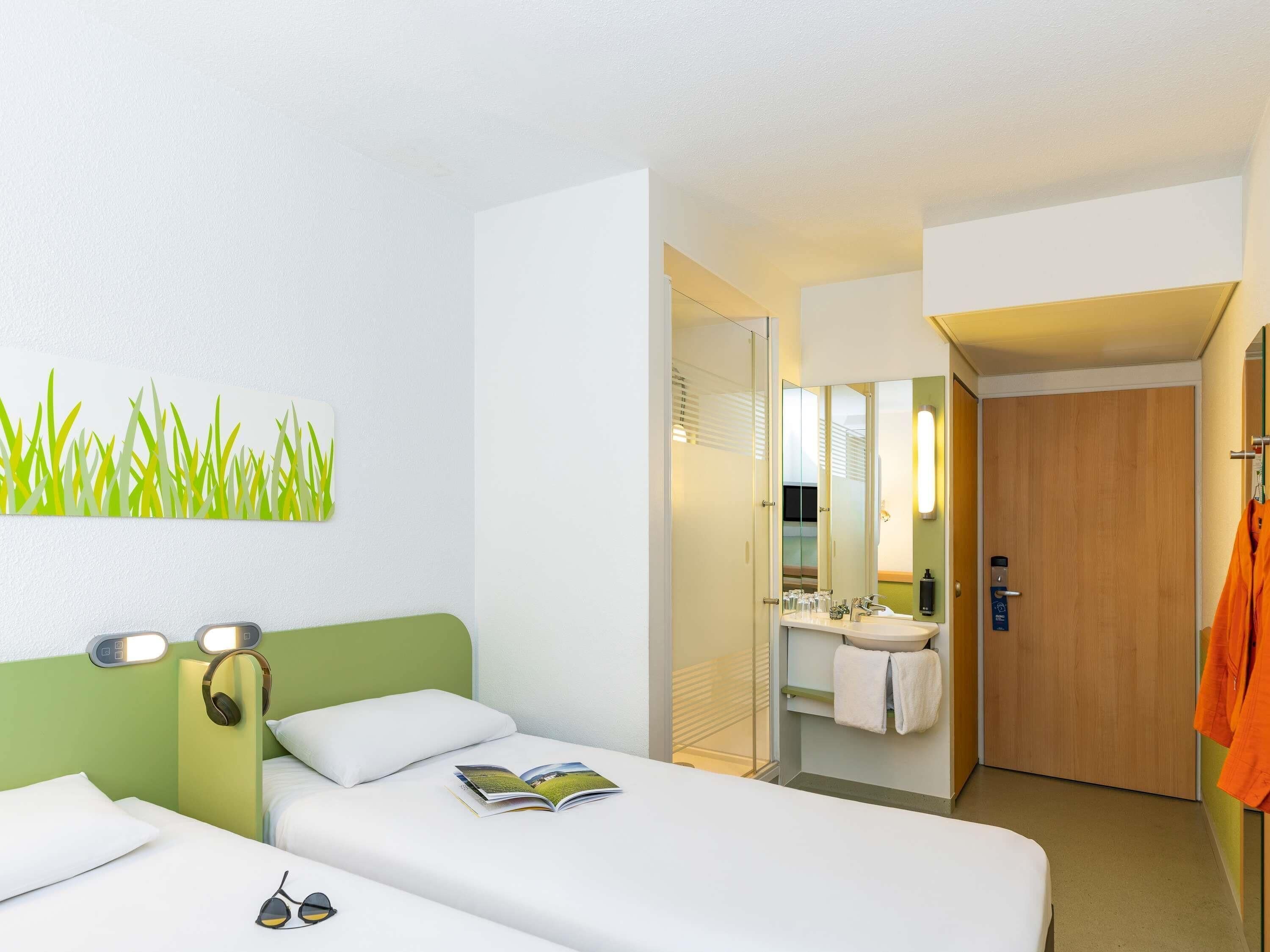 Twin Room, 2 Single Beds