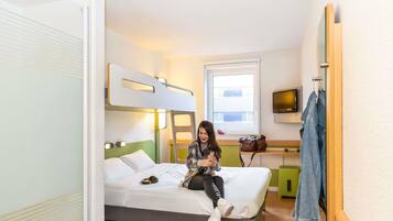 Bureau, rideaux occultants, chambres insonorisées, lits bébé (gratuits)