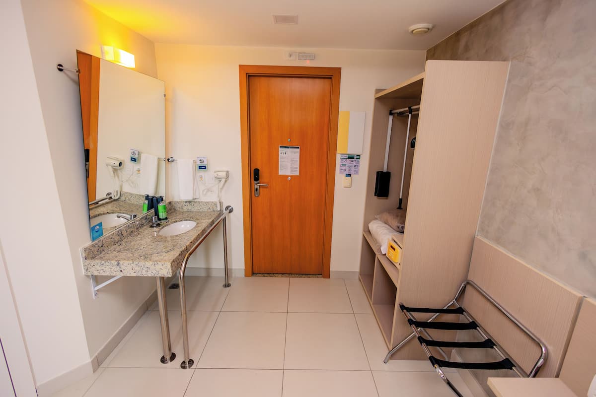 Standard Room Handicap | Minibar, in-room safe, individually decorated, desk