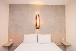 Standard Double Room, 1 Double Bed | Minibar, in-room safe, individually decorated, desk - Go Inn Aracaju (Aracaju)