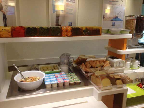 Daily buffet breakfast (EUR 7.50 per person)