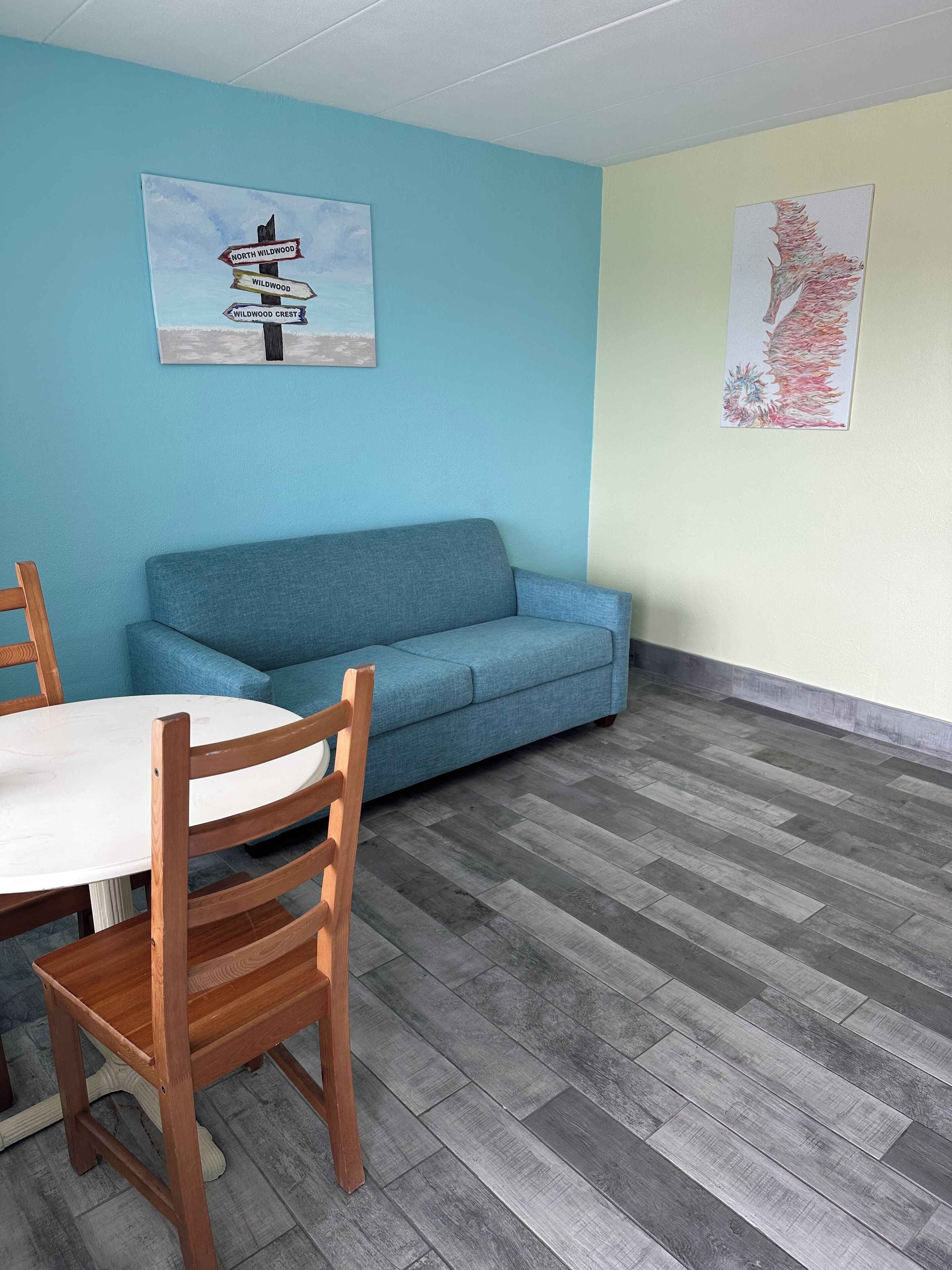 Photo - Royal Canadian Motel