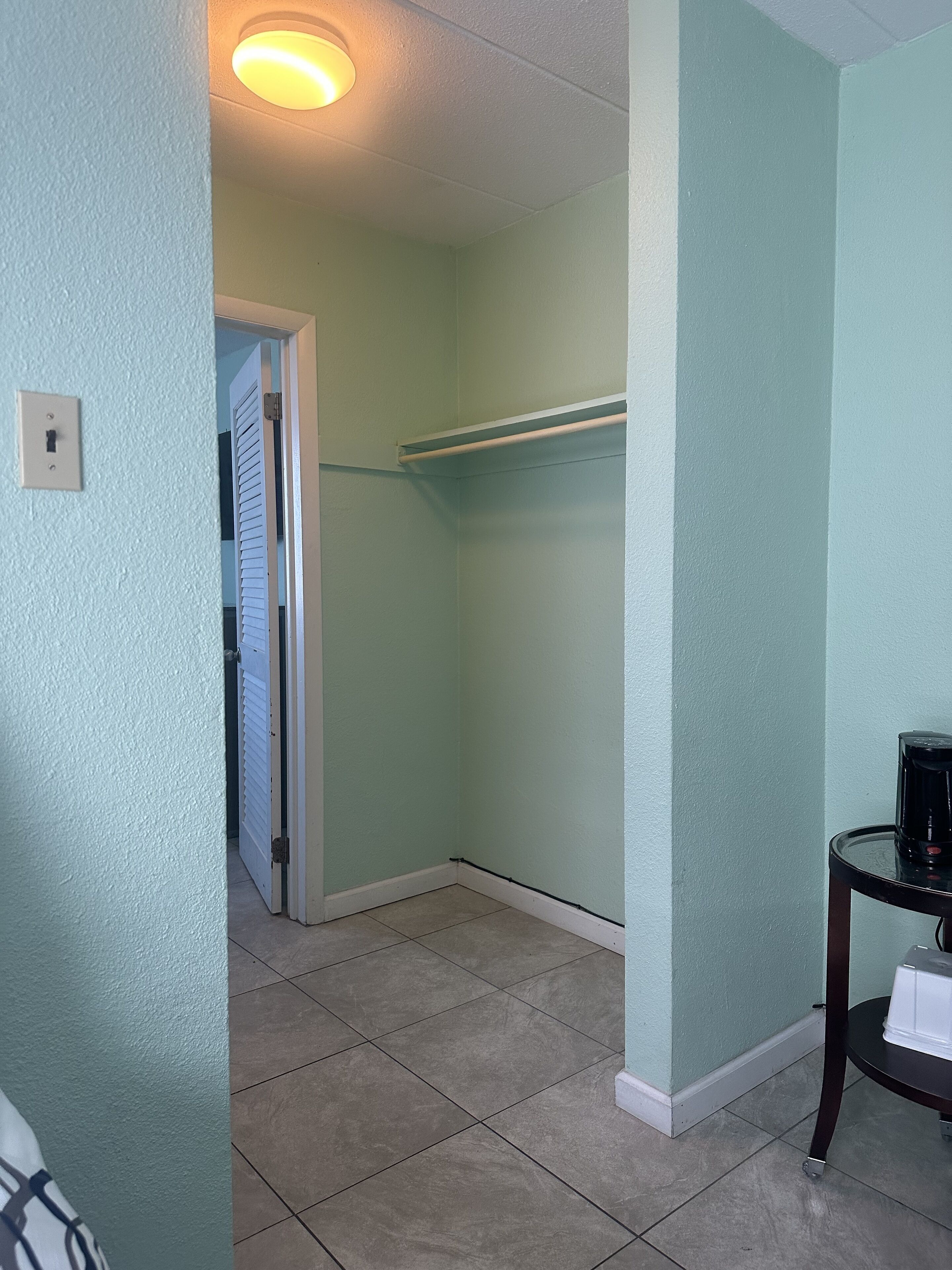 Photo - Royal Canadian Motel