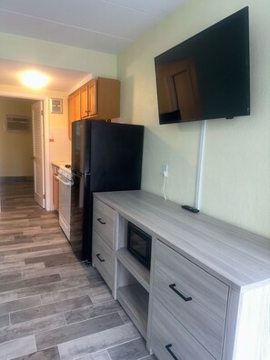 Family Suite w/ Kitchen | Individually decorated, individually furnished, free WiFi, bed sheets