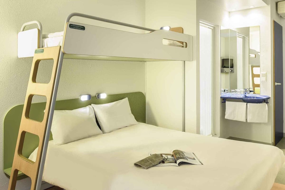 Kamar Double, Beberapa Tempat Tidur | Meja kerja, kedap suara, Wi-Fi gratis, dan seprai linen