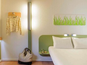 Escritorio, insonorización, wifi gratis y ropa de cama 