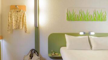 Schreibtisch, schallisolierte Zimmer, kostenloses WLAN, Bettwäsche