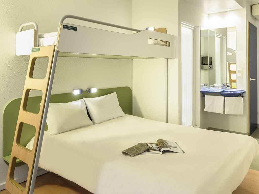 Quarto casal, várias camas | Escrivaninha, quartos à prova de som, Wi-Fi de cortesia, roupa de cama